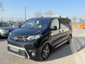 Proace Verso L1 Family 2.0 D-4D 8 Sitzer Navi