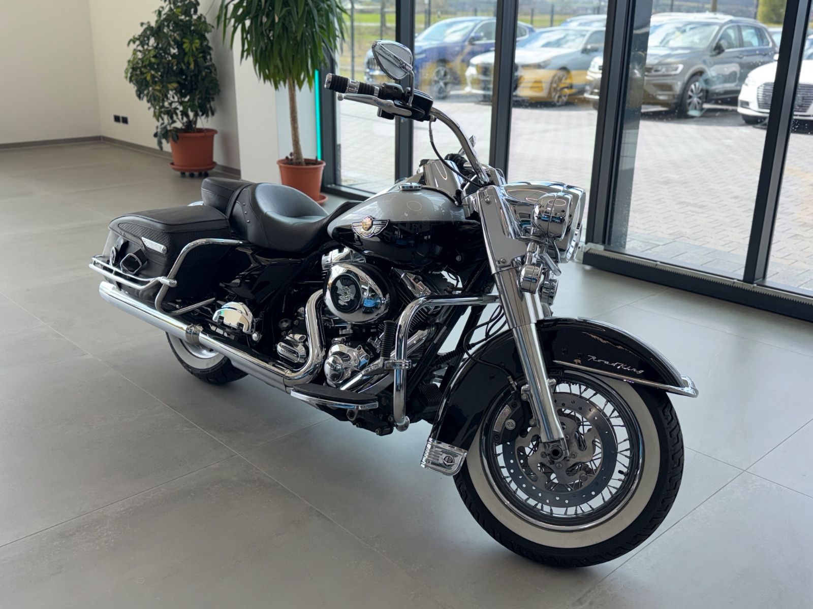 Road King 100th Anniversary Style